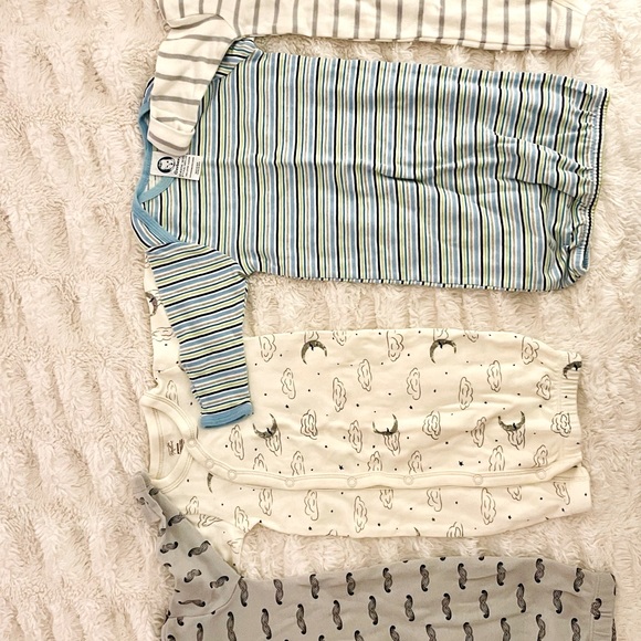 Soft baby PJ’s 0-3 months - Picture 5 of 5